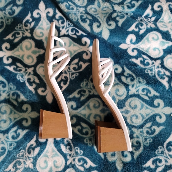 🍒 NEW Steve Madden Omay white slides sandals 9.5 - Picture 5 of 8